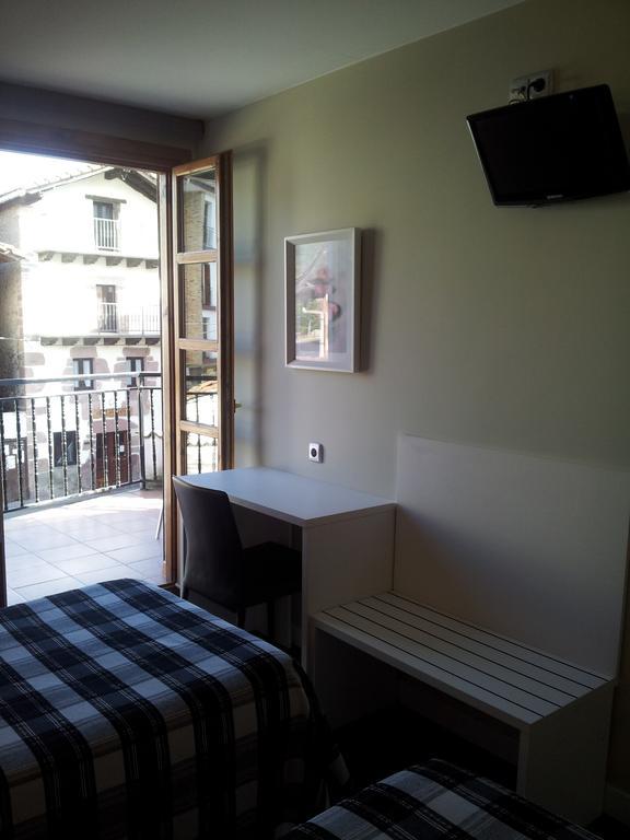 Hostal Ameztia Doneztebe Zimmer foto